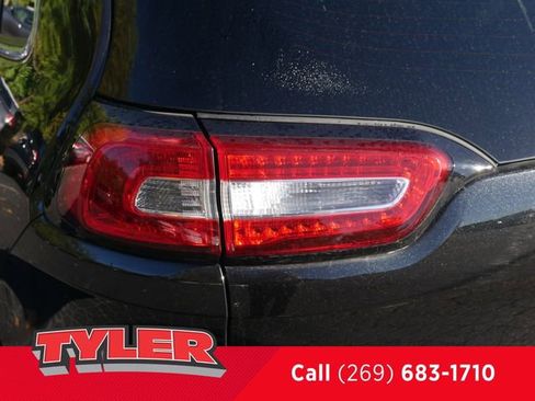 Used 2015 Jeep Cherokee Latitude w/ Cold Weather Group image 13