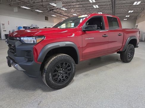 Used 2023 Chevrolet Colorado Trail Boss w/ Technology Package image 3