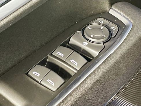 Used 2025 Chevrolet Silverado 1500 LT image 18