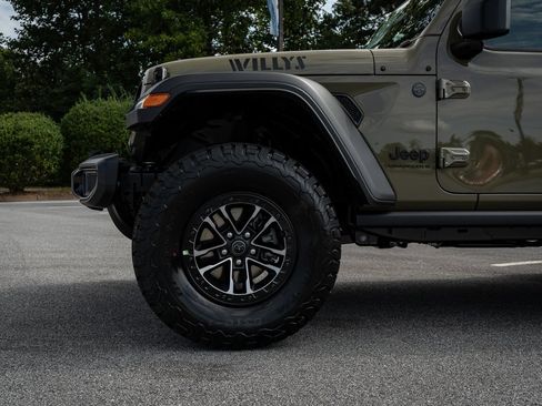 Used 2025 Jeep Wrangler Unlimited Sport AWD/4WD image 4
