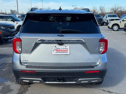 Used 2022 Ford Explorer XLT w/ Equipment Group 202A image 5