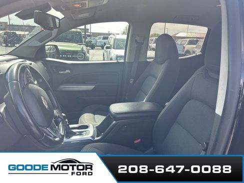 Used 2022 Chevrolet Colorado LT w/ LT Convenience Package image 5