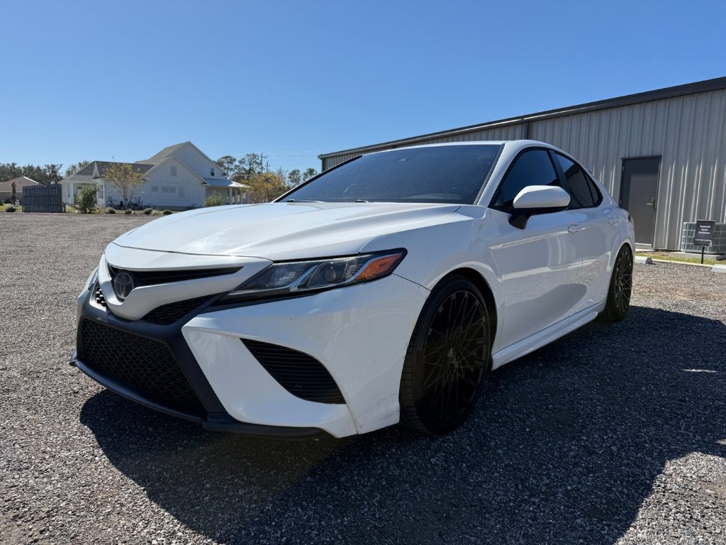 Used 2018 Toyota Camry SE FWD image 5