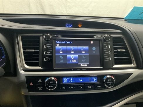 Used 2018 Toyota Highlander Plus image 25