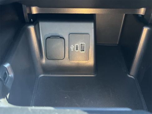 New 2025 Ford Explorer Active w/ Active Comfort Package image 7