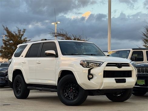 Used 2022 Toyota 4Runner SR5 image 2