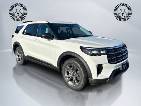 New 2026 Ford Explorer Active w/ Active Comfort Package image 3