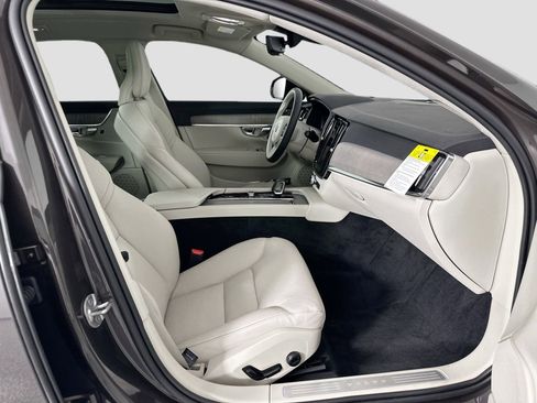 New 2025 Volvo S90 B6 Plus image 25