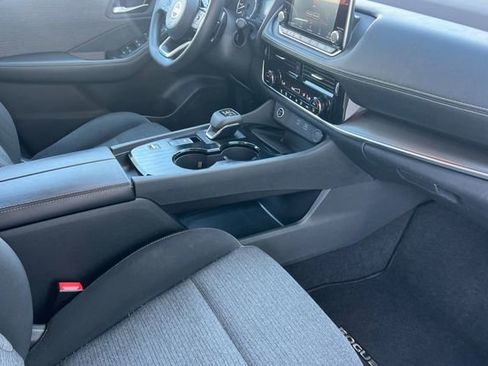 Used 2021 Nissan Rogue SV image 20