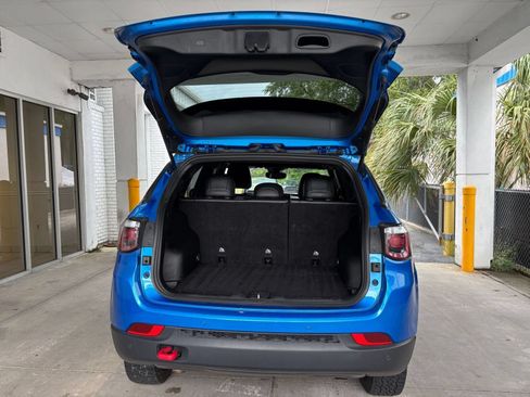 Used 2025 Jeep Compass Trailhawk AWD/4WD image 31