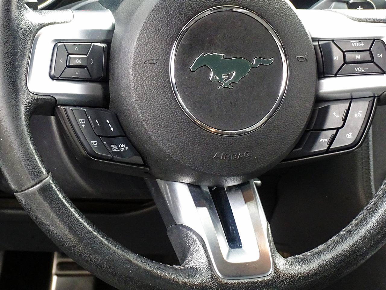 Used 2017 Ford Mustang GT Premium w/ Equipment Group 401A RWD image 25