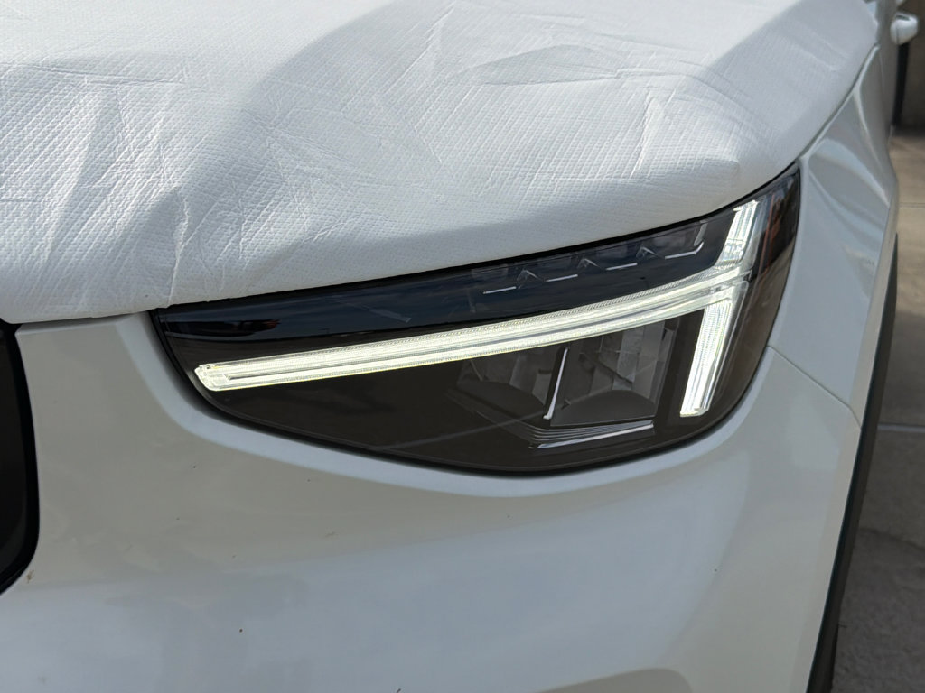 New 2026 Volvo XC40 B5 Core w/ Climate Package AWD/4WD image 7