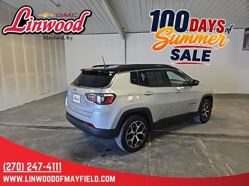 Used 2025 Jeep Compass Limited AWD/4WD image 2