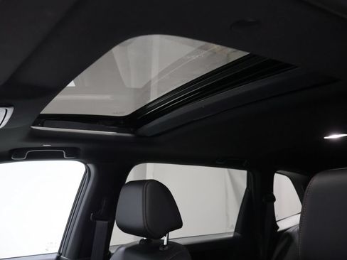 Used 2025 Honda CR-V Sport Touring image 9