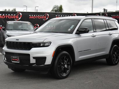 Used 2024 Jeep Grand Cherokee L Laredo