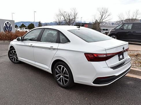 New 2026 Volkswagen Jetta SE image 4