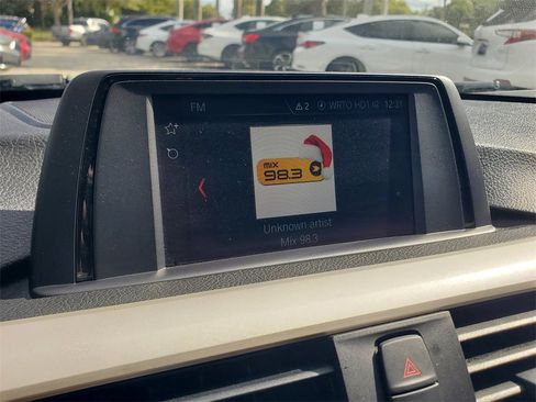 Used 2018 BMW 320i Sedan image 27