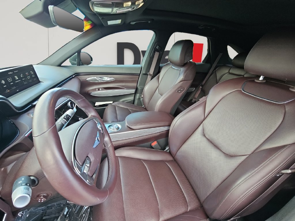 Used 2022 Genesis GV70 2.5T w/ Advanced Package AWD/4WD image 10