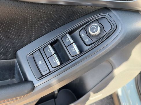 Used 2019 Subaru Crosstrek 2.0i Limited w/ Moonroof Package w/Navigation AWD/4WD image 16