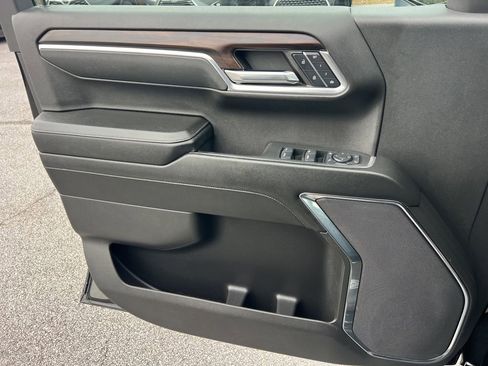 Used 2024 GMC Sierra 1500 SLT image 13