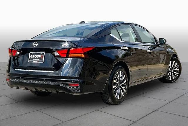 Certified 2023 Nissan Altima 2.5 SV FWD image 13