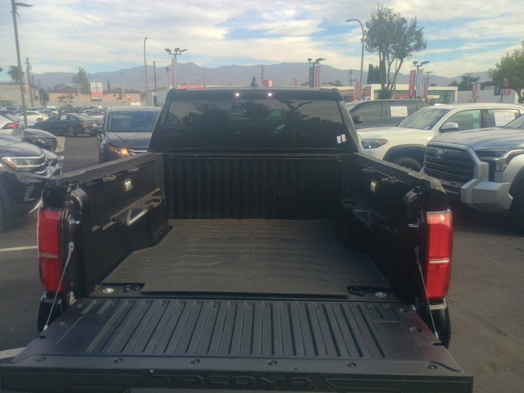 Used 2026 Toyota Tacoma SR5 AWD/4WD image 10