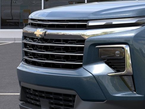New 2026 Chevrolet Traverse LT w/ Sun and Wheel Package AWD/4WD image 13