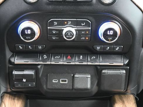 Used 2021 GMC Sierra 1500 AT4 AWD/4WD image 22