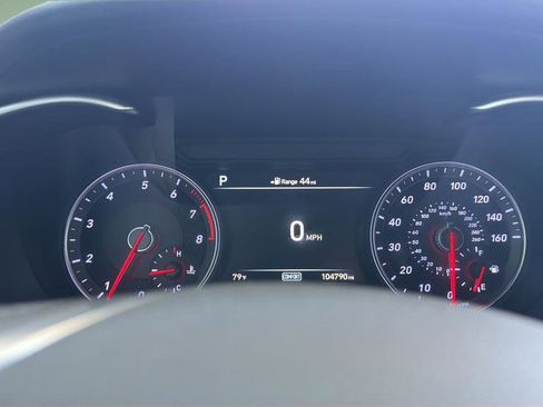 Used 2019 Genesis G70 2.0T Advanced RWD image 10