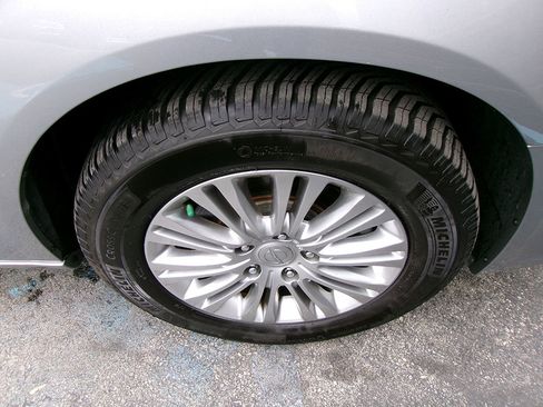 Used 2015 Chrysler Town & Country Touring-L w/ Driver Convenience Group image 8