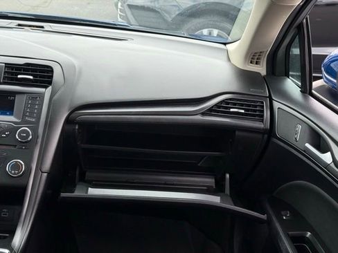 Used 2018 Ford Fusion SE w/ Equipment Group 201A image 27