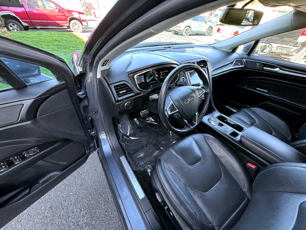 Used 2018 Ford Fusion Titanium AWD/4WD image 23