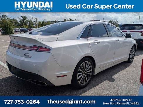 Used 2017 Lincoln MKZ Premiere FWD image 2
