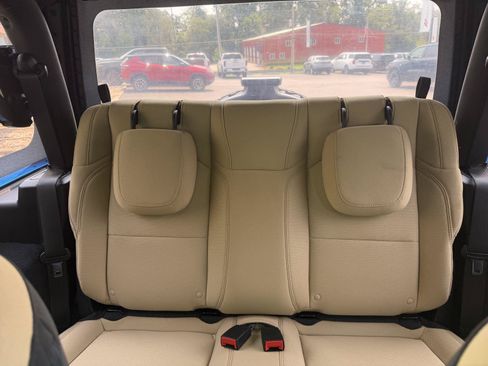 Used 2023 Jeep Wrangler Sport AWD/4WD image 13