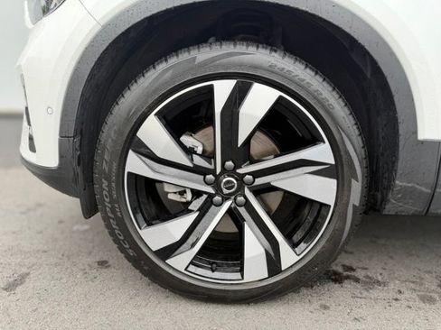 Used 2024 Volvo XC40 B5 Plus w/ Climate Package AWD/4WD image 29
