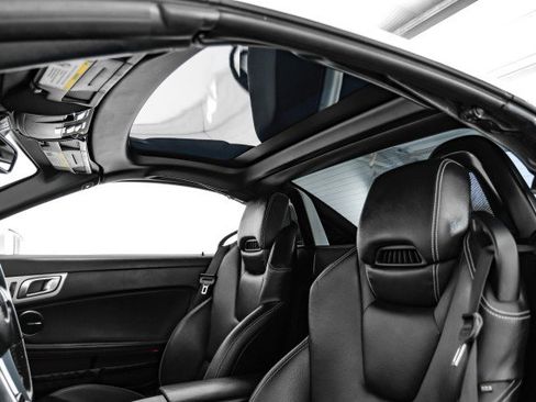 Used 2014 Mercedes-Benz SLK 250 image 31