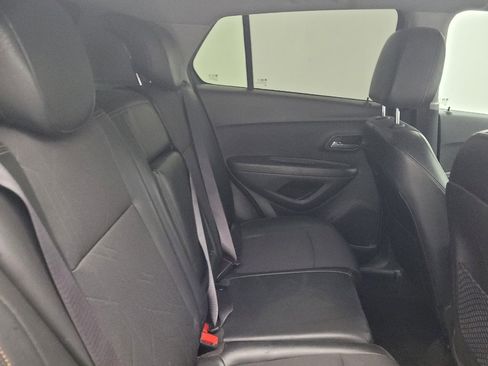 Used 2019 Chevrolet Trax LT w/ LT Convenience Package AWD/4WD image 19