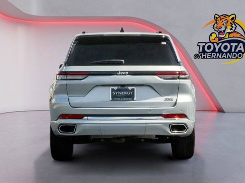 Used 2023 Jeep Grand Cherokee Overland RWD image 6
