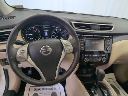 Used 2016 Nissan Rogue SL w/ SL Premium Package FWD image 8