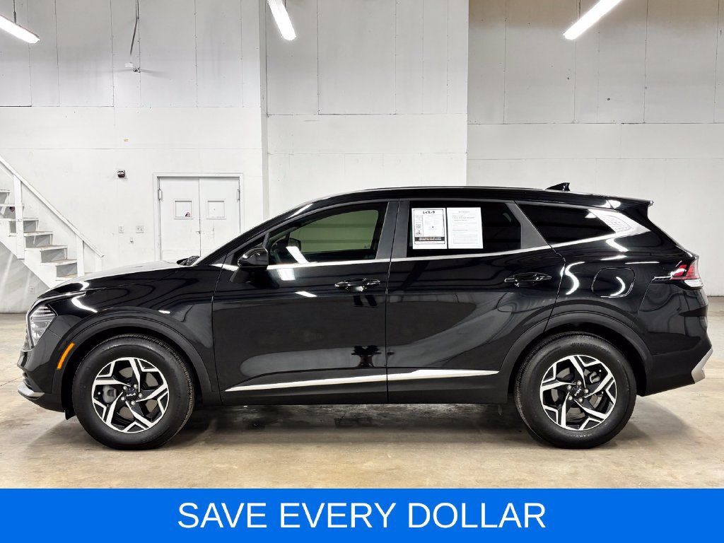 Used 2024 Kia Sportage LX FWD image 4