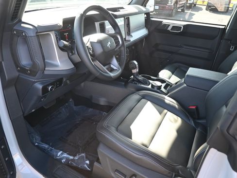 New 2026 Ford Bronco Outer Banks AWD/4WD image 16
