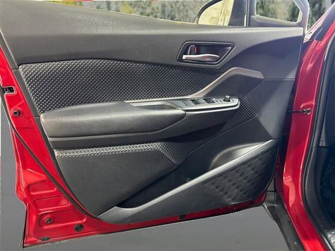 Used 2020 Toyota C-HR LE FWD image 17
