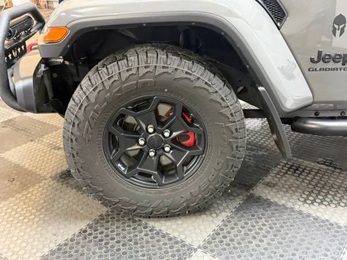 Used 2021 Jeep Gladiator Sport AWD/4WD image 14