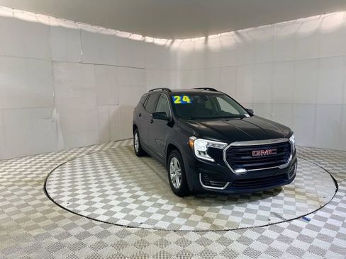 Used 2024 GMC Terrain SLE w/ Driver Convenience Package FWD image 1