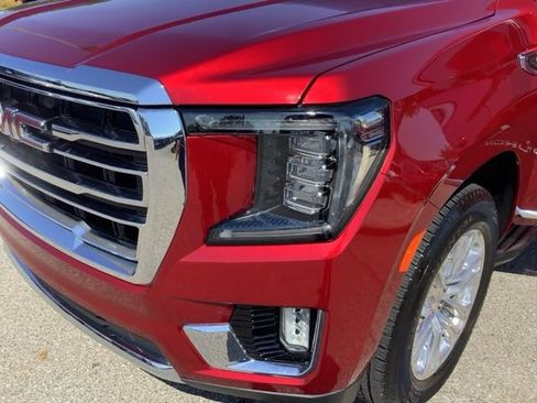 Used 2022 GMC Yukon XL SLT w/ SLT Premium Package AWD/4WD image 29