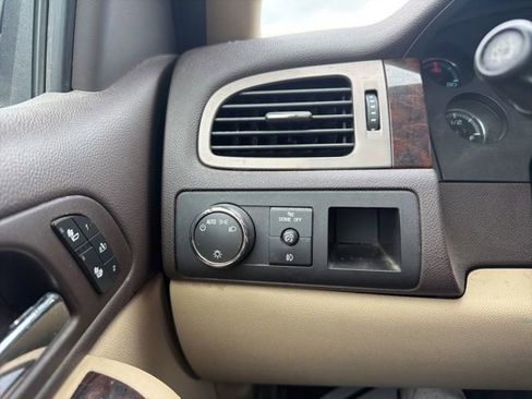 Used 2009 GMC Yukon XL Denali image 39