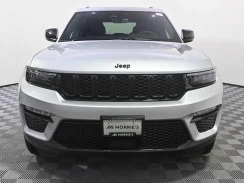 Used 2025 Jeep Grand Cherokee Limited w/ Black Appearance Package AWD/4WD image 10