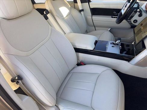 New 2025 Land Rover Range Rover SE image 10