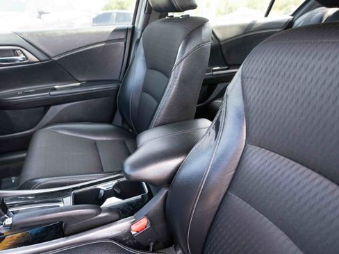 Used 2016 Honda Accord Sport image 10