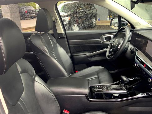Used 2024 Kia Sorento SX image 9